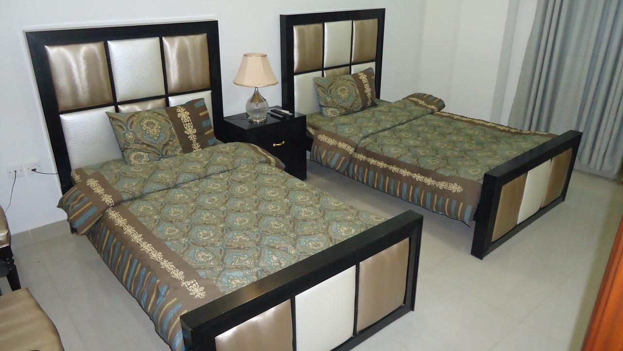 Midway Hotel & Restaurant Sadiqabad Exteriér fotografie