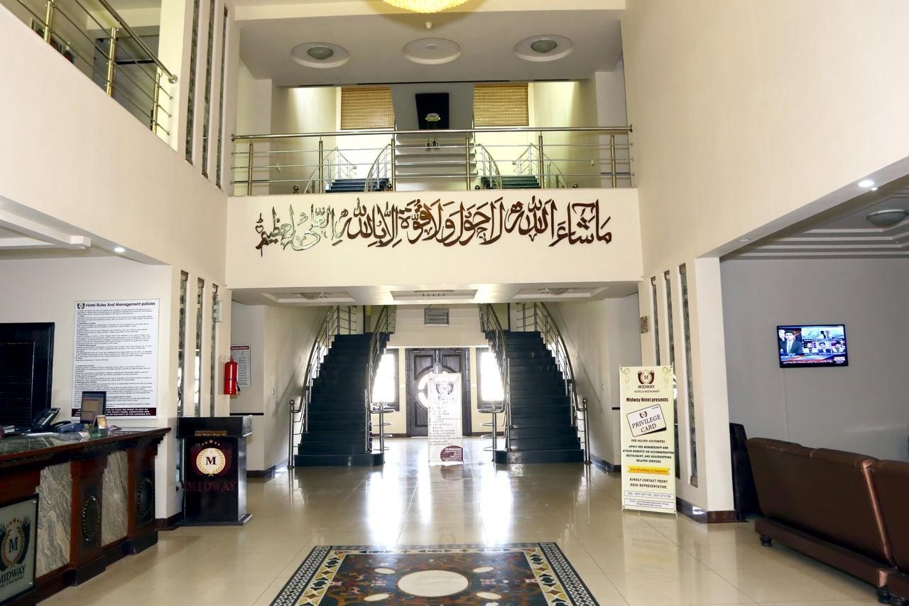 Midway Hotel & Restaurant Sadiqabad Exteriér fotografie