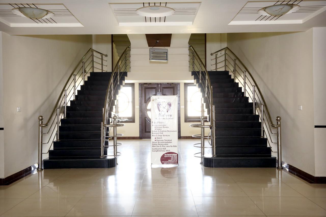 Midway Hotel & Restaurant Sadiqabad Exteriér fotografie